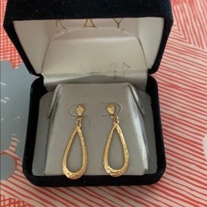Earrings for maxxmara—dont buy unless you are her!
